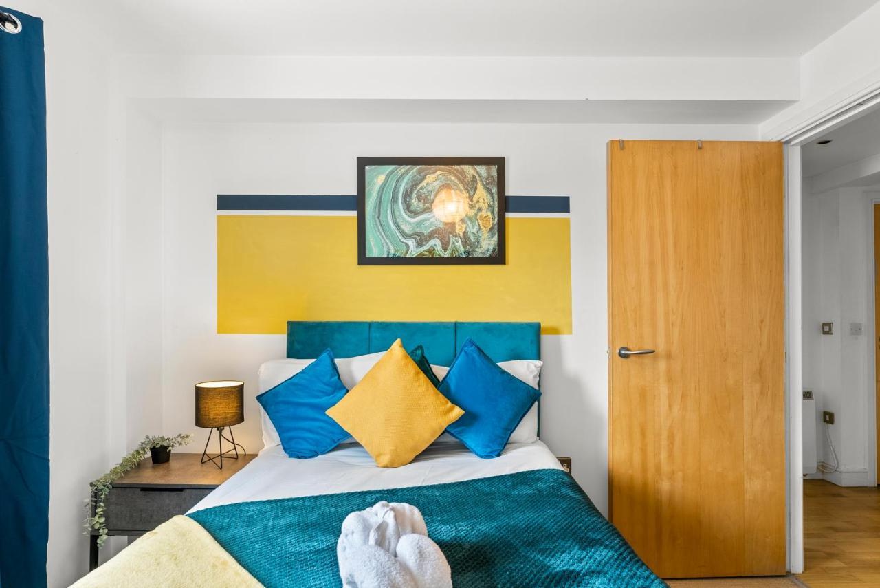 Appartamento Enchanting Abode -sleeps 6 With Balcony! Bristol